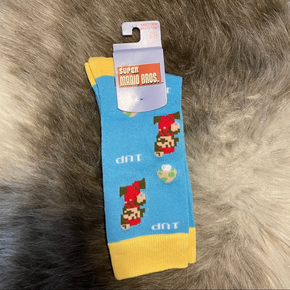 NWT Super Mario Bros. 1 Up Life Mario Adult Crew Socks